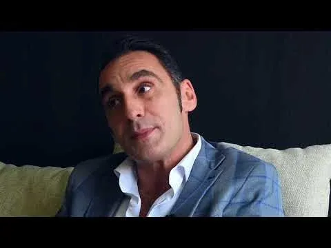 Roberto en una entrevista publicada por Kaloni.